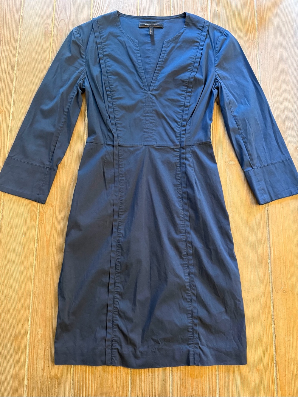 BCBGMaxAzria Navy Long-Sleeve V-Neck Sheath Dress- Vertical stitching